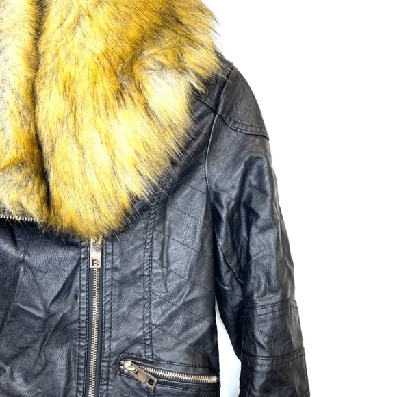 AKIRA Faux Fur Tan Collared Black Leather Moto Jacket Size Medium - Picture 9 of 13